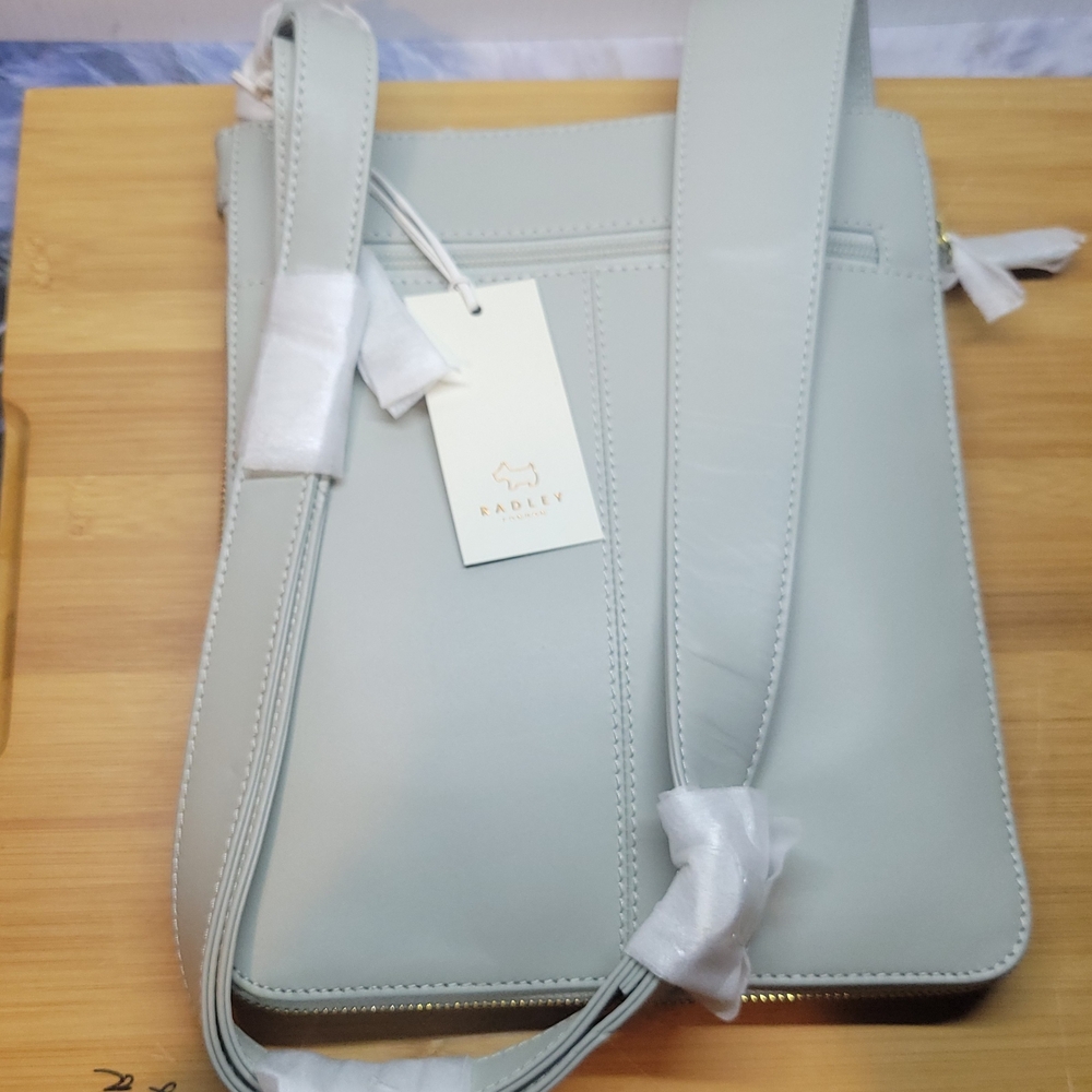 RADLEY LONDON Light Gray Smooth Leather Crossbody Bag - Picture 2 of 9